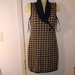 Calvin Klein hoondstooth sleeveless sweaterdress sz Small. Good condition.
